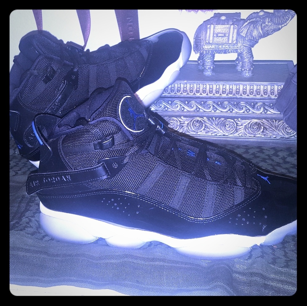 SOLD!! Nike Jordan 6 Rings "Space Jam"